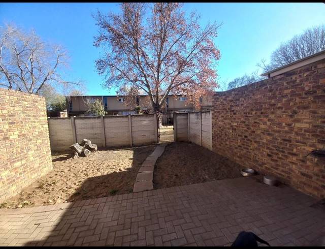 2 BEDROOM APARTMENT FOR SALE IN SASOLBURG EXT 2